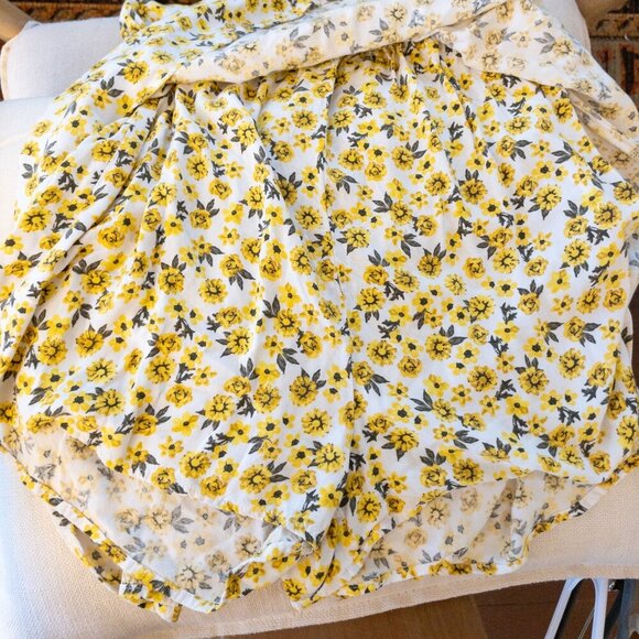 Justify Yellow Floral Puff Sleeve Dress Large Smocked Bodice Built-In Shorts - Picture 4 of 4